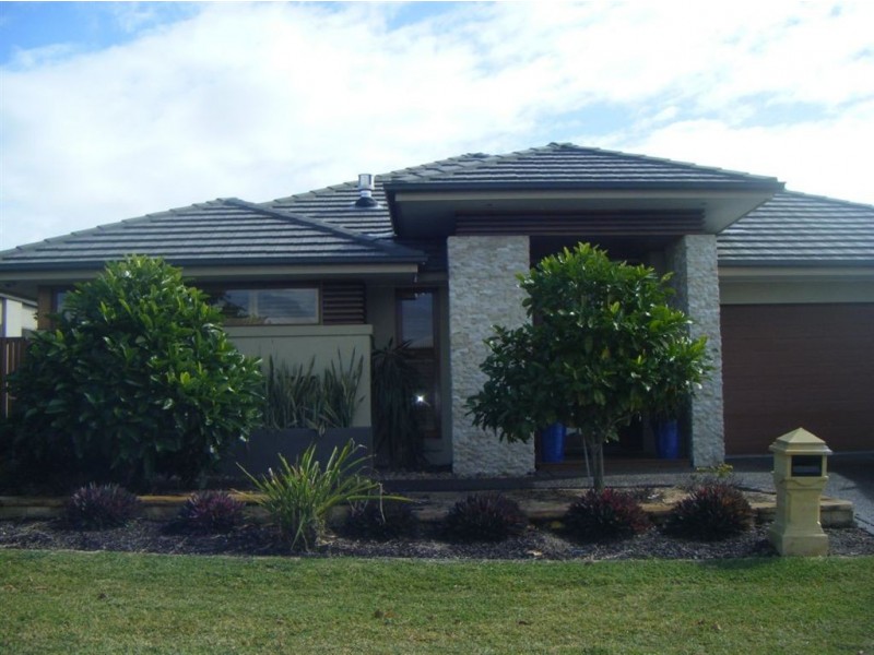 17 Elkington Circuit, North Lakes QLD 4509