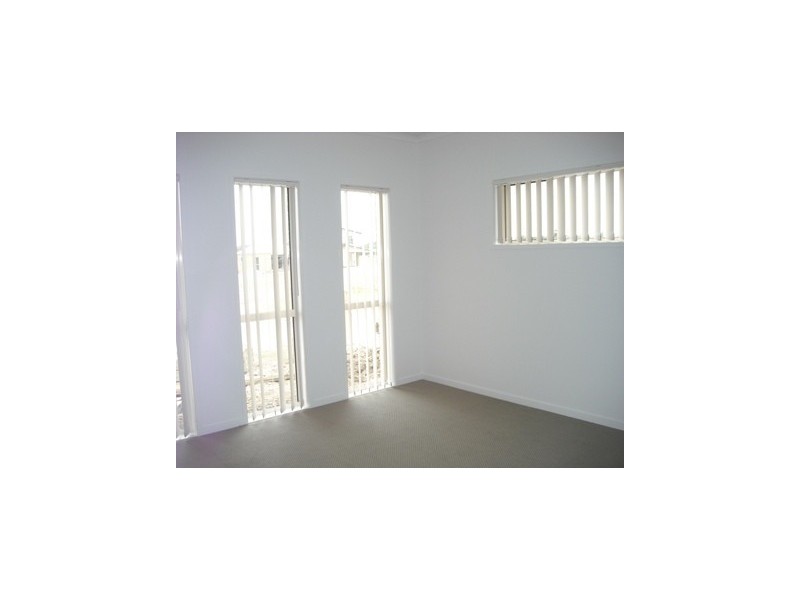 8 Calder Street, North Lakes QLD 4509