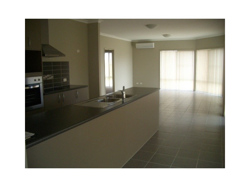 24 Possum Pde, North Lakes QLD 4509