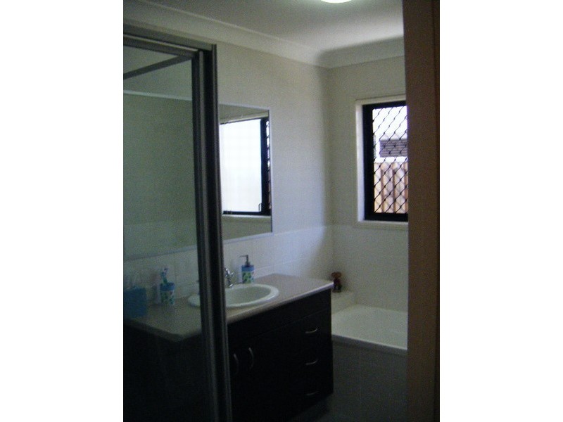 17 Petrie Crescent, Aspley QLD 4034