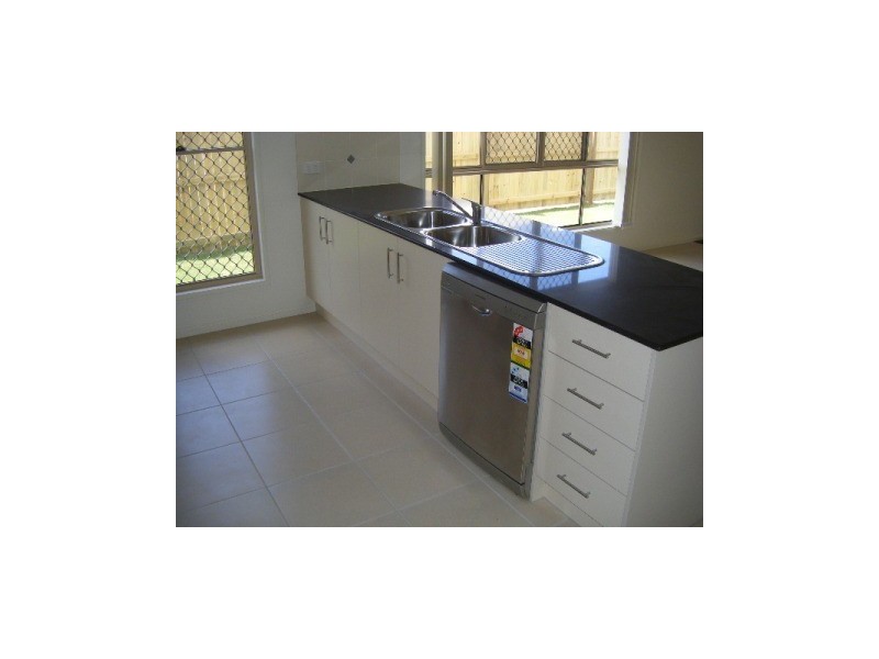 3 Kultarr Cres, North Lakes QLD 4509
