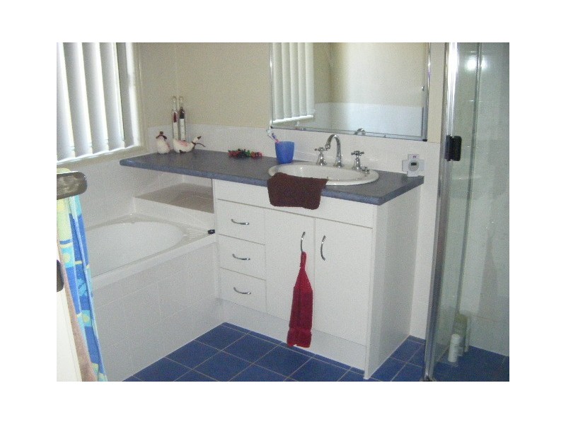 16 Middle Barten Court, Bray Park QLD 4500