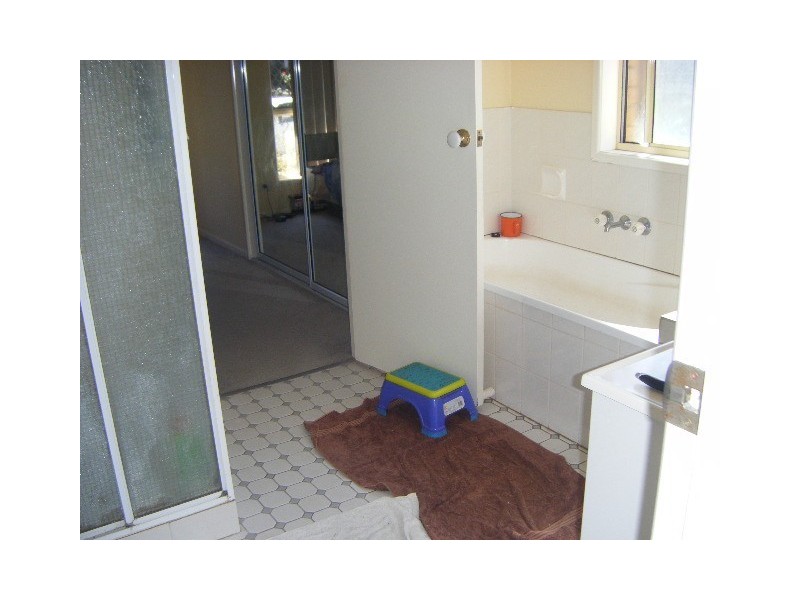 5 Lambourne Court, Lawnton QLD 4501