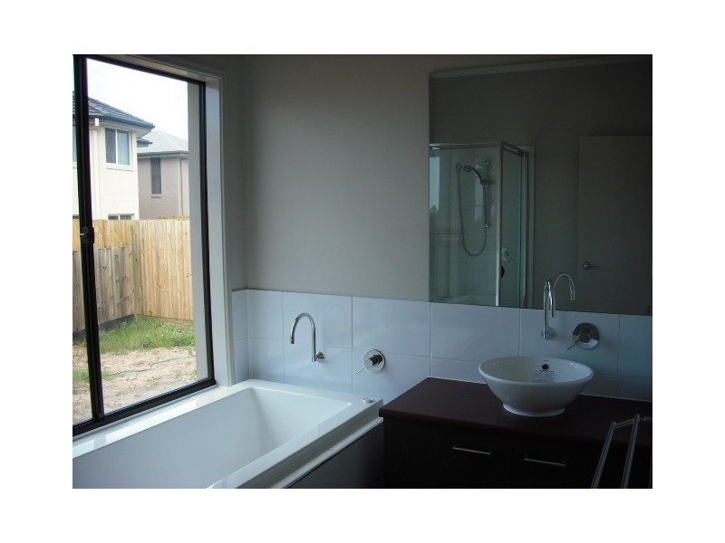 18 Ballesteros Street, North Lakes QLD 4509