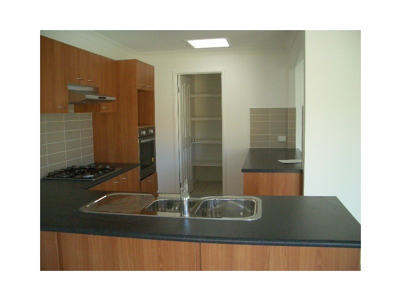 16 Violet Street, Kallangur QLD 4503