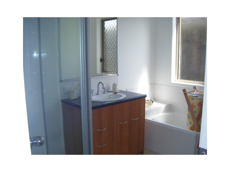 16 Violet Street, Kallangur QLD 4503