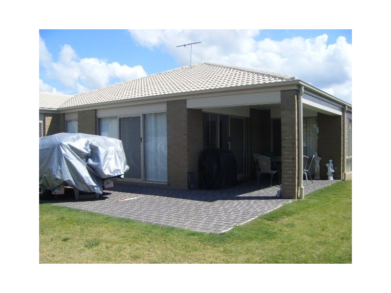 16 Violet Street, Kallangur QLD 4503