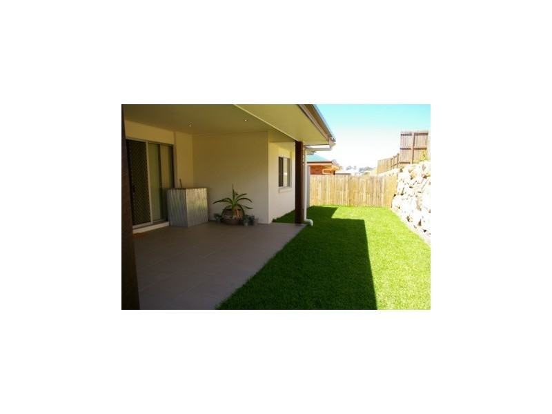 27 Kowari Crescent, North Lakes QLD 4509
