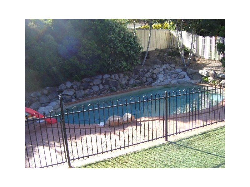 43 Eucumbene Drive, Petrie QLD 4502