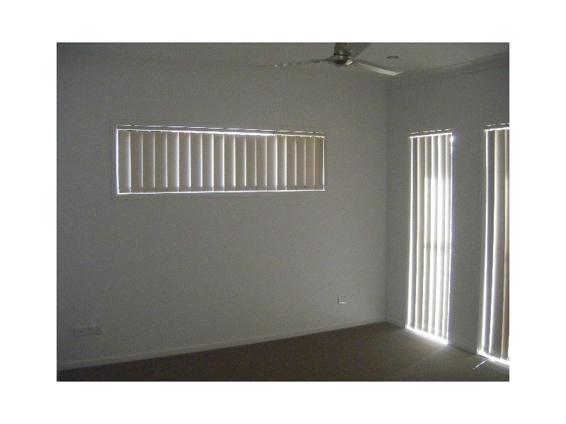 24 Rawlins Cres, North Lakes QLD 4509