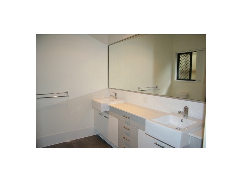 37 Astley Pde, North Lakes QLD 4509