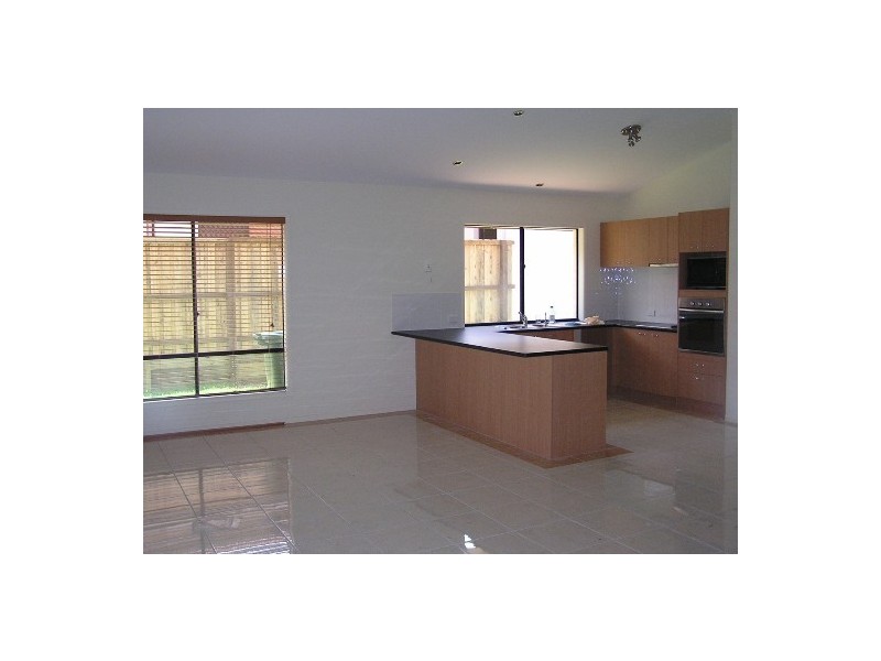 12 Sandpiper Ave, North Lakes QLD 4509