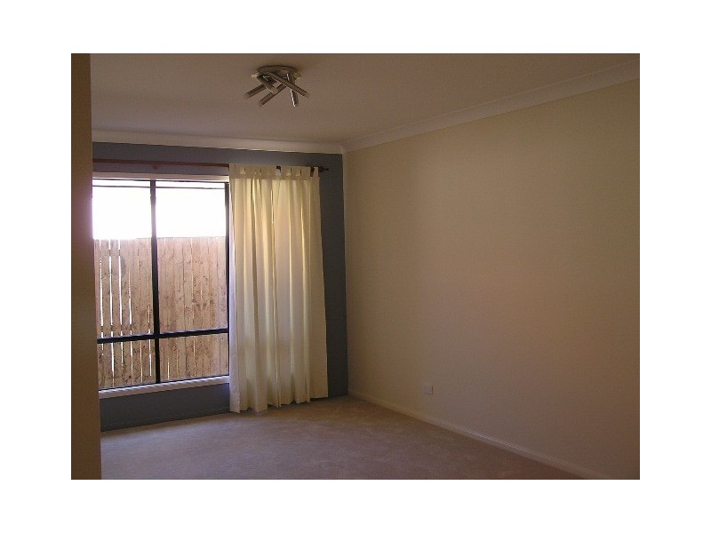 12 Sandpiper Ave, North Lakes QLD 4509
