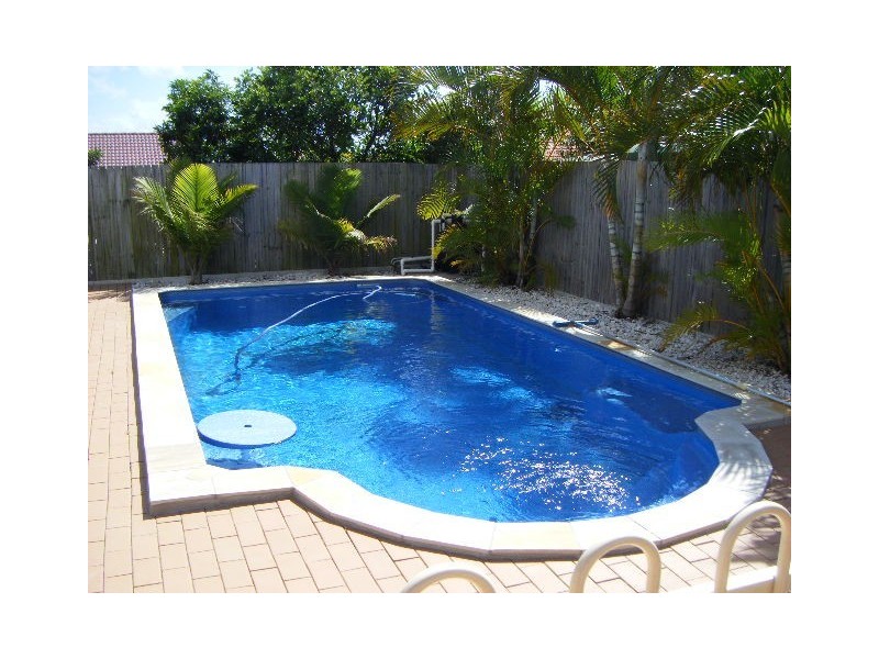 6 Davenport Pde, North Lakes QLD 4509