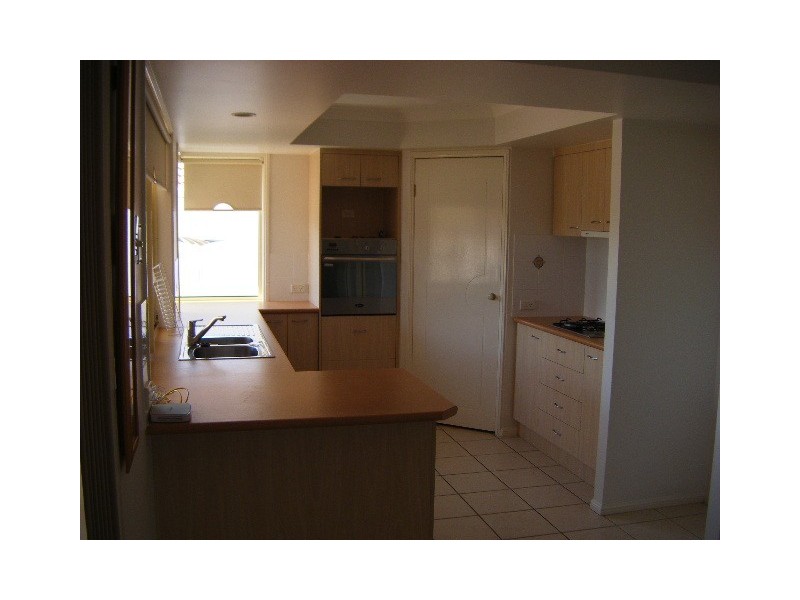 6 Davenport Pde, North Lakes QLD 4509