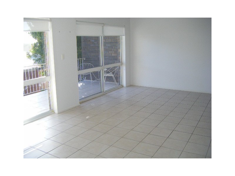 5/8 Moffatt Street, Scarborough QLD 4020