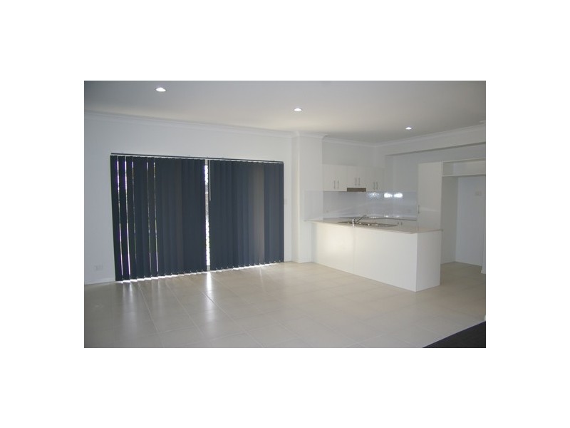 1/5 Kangaroo Street, North Lakes QLD 4509