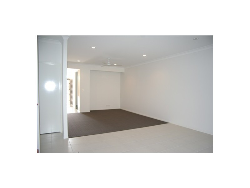 2/5 Kangaroo Street, North Lakes QLD 4509