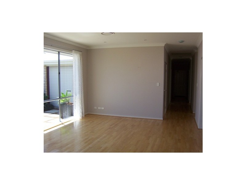 7 Douglas Cct, North Lakes QLD 4509