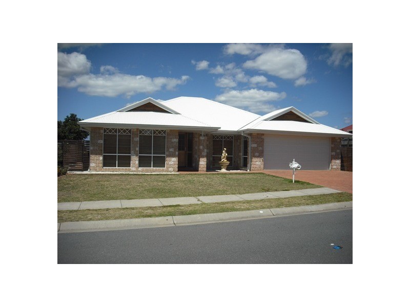 38 Willandra Pde, North Lakes QLD 4509