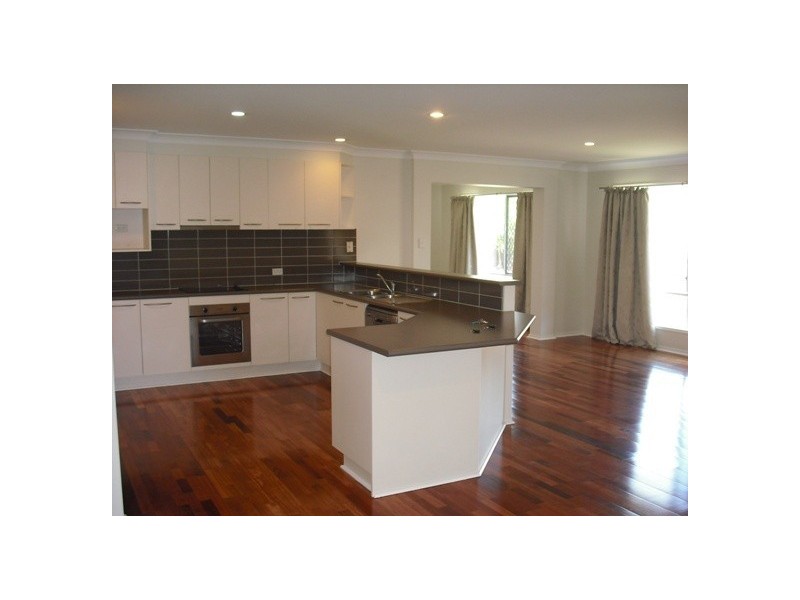 38 Willandra Pde, North Lakes QLD 4509