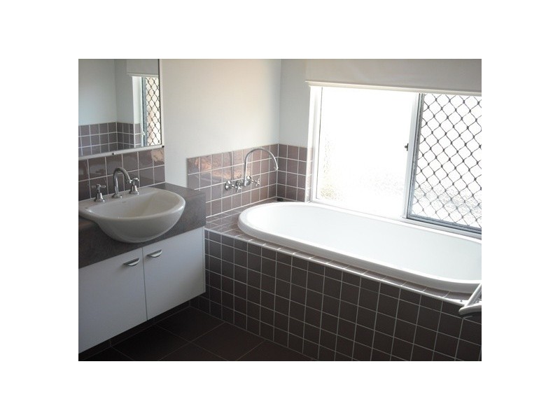38 Willandra Pde, North Lakes QLD 4509