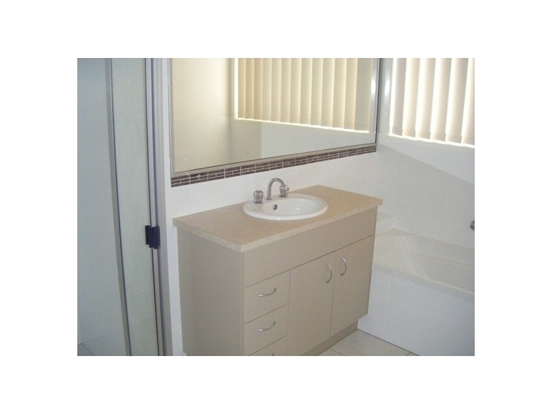 8 Calder Street, North Lakes QLD 4509