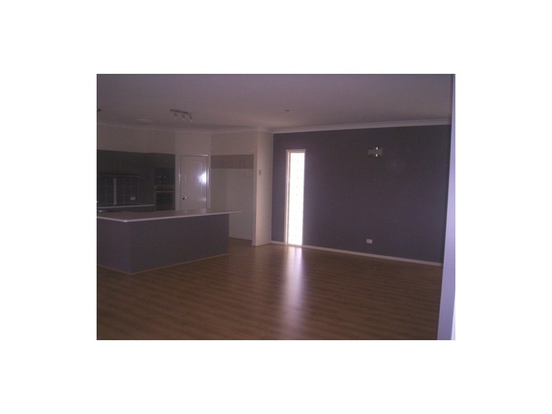 21 Douglas Cct, North Lakes QLD 4509