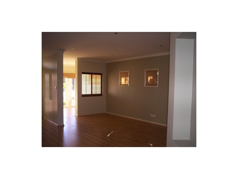 21 Douglas Cct, North Lakes QLD 4509