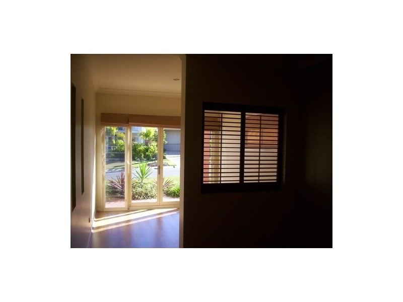 21 Douglas Cct, North Lakes QLD 4509