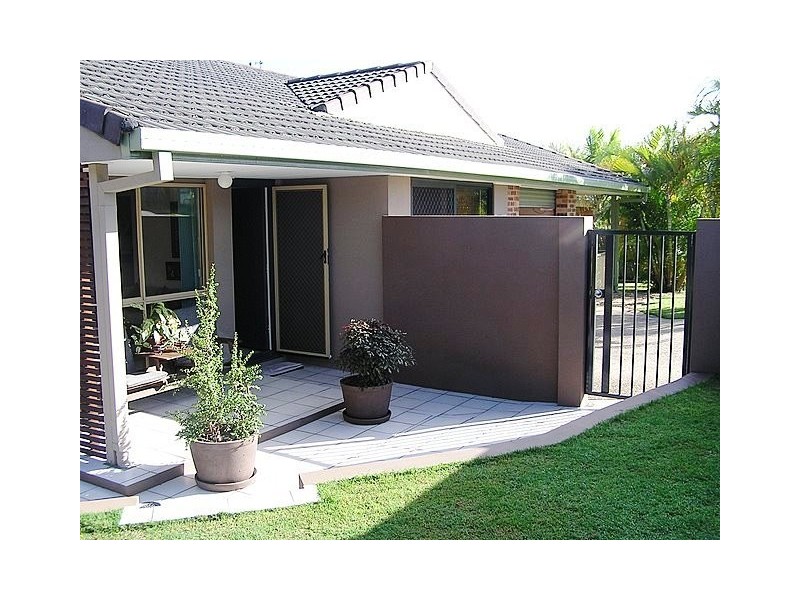 1/12 Nina Parade, Arundel QLD 4214