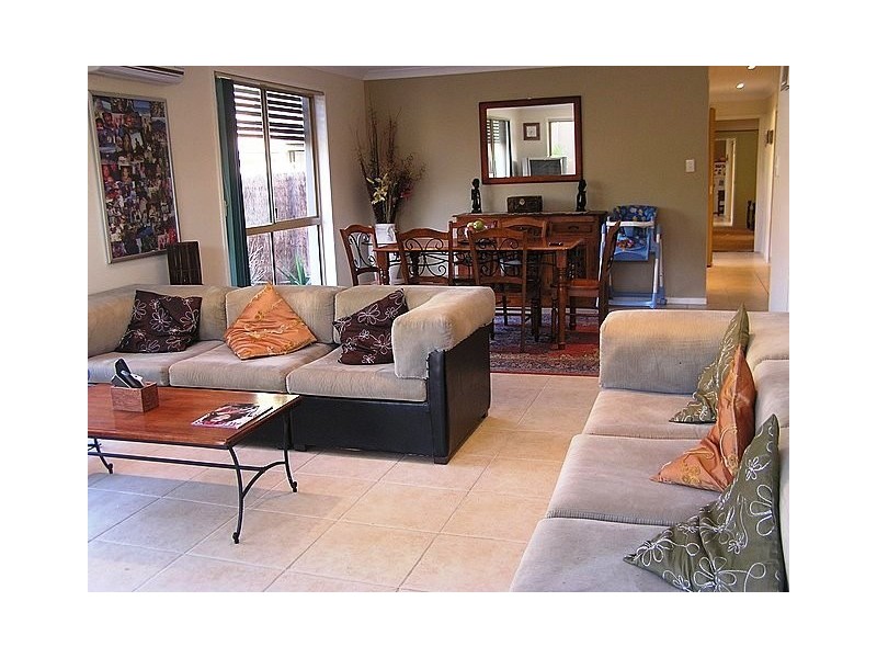 1/12 Nina Parade, Arundel QLD 4214