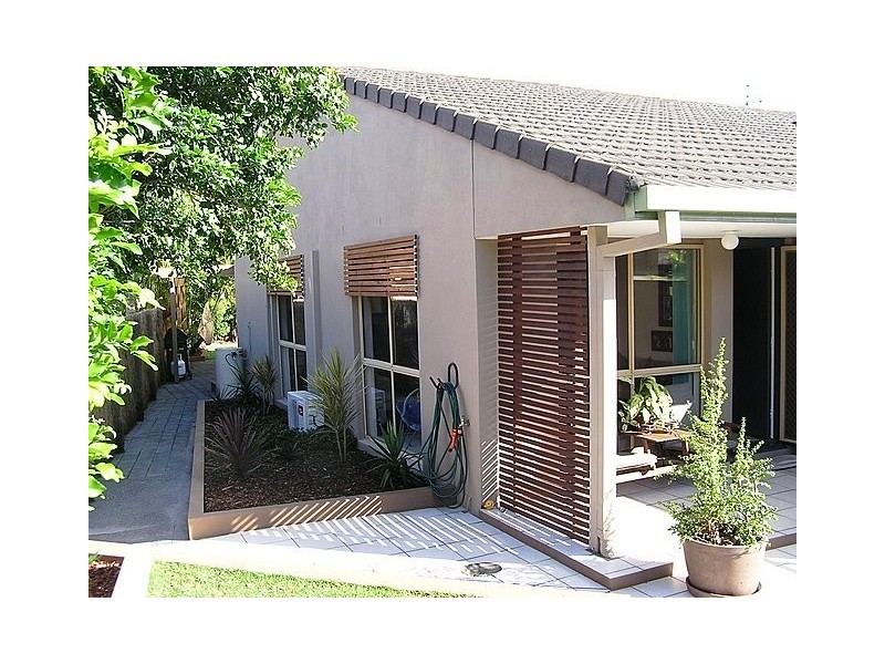 1/12 Nina Parade, Arundel QLD 4214