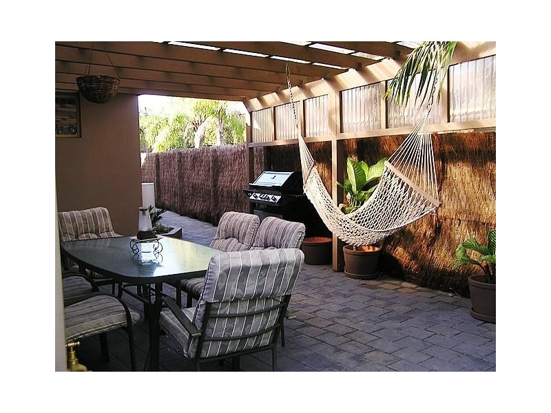 1/12 Nina Parade, Arundel QLD 4214