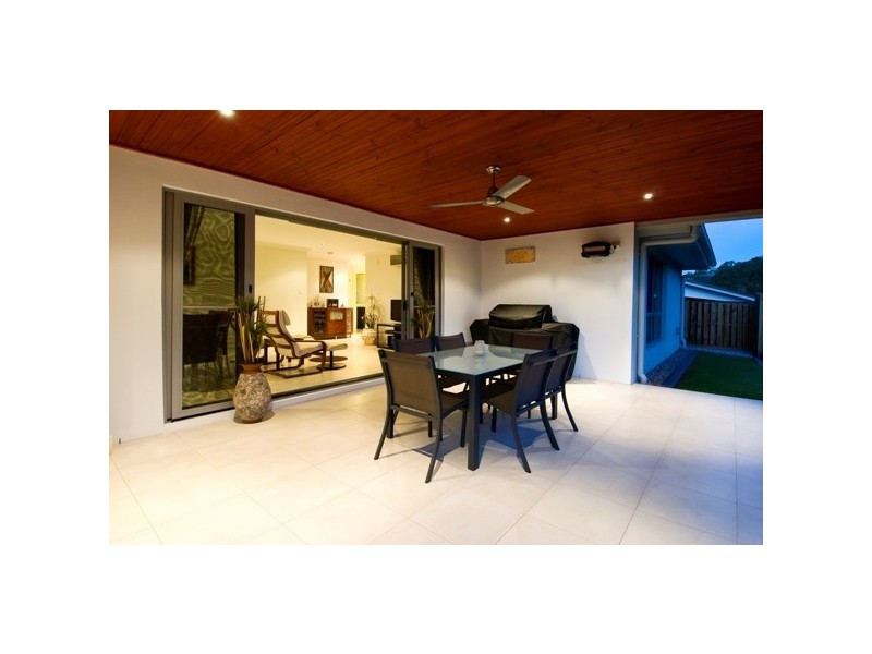 1 James Place, Maudsland QLD 4210