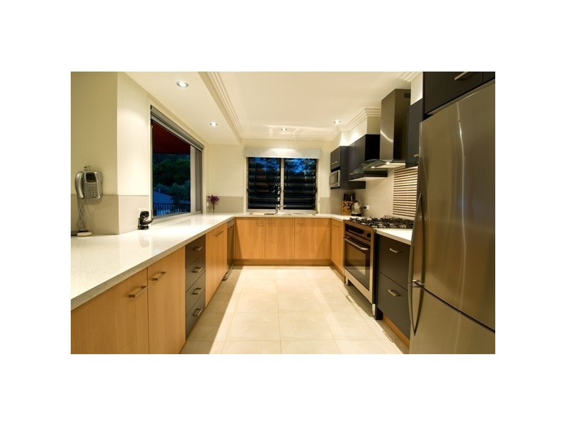 1 James Place, Maudsland QLD 4210