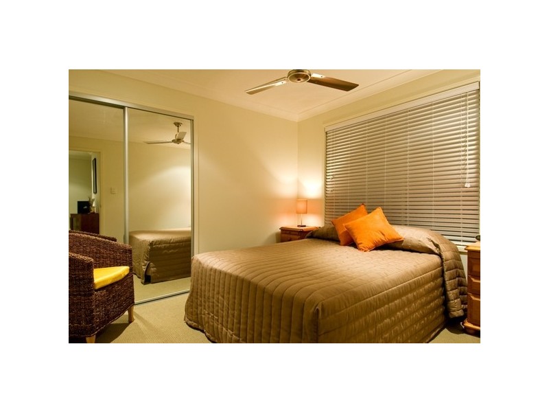 1 James Place, Maudsland QLD 4210