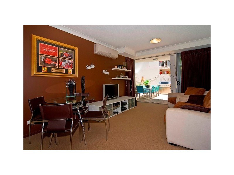 6/13 Bright Avenue, Labrador QLD 4215