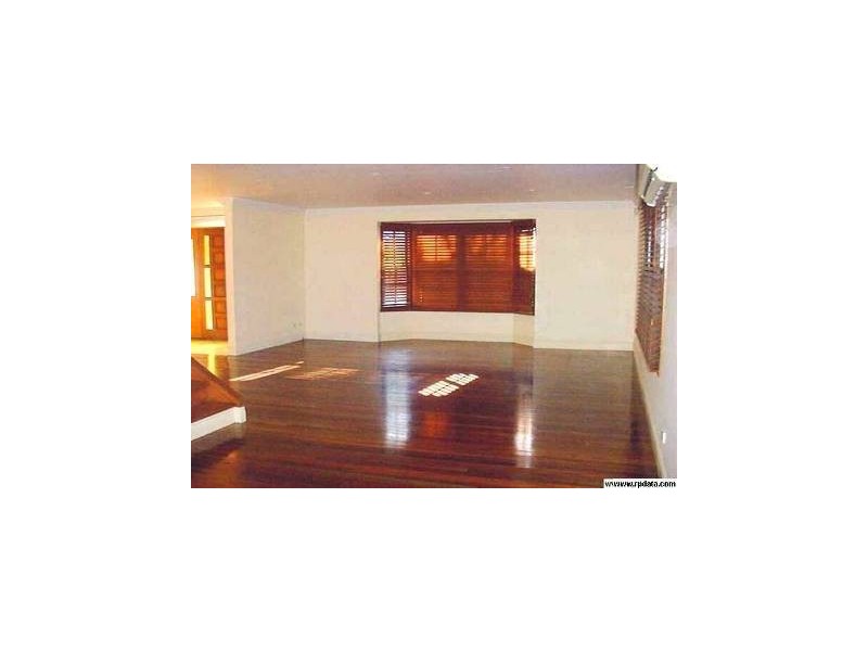 2/471 Pine Ridge Road, Runaway Bay QLD 4216