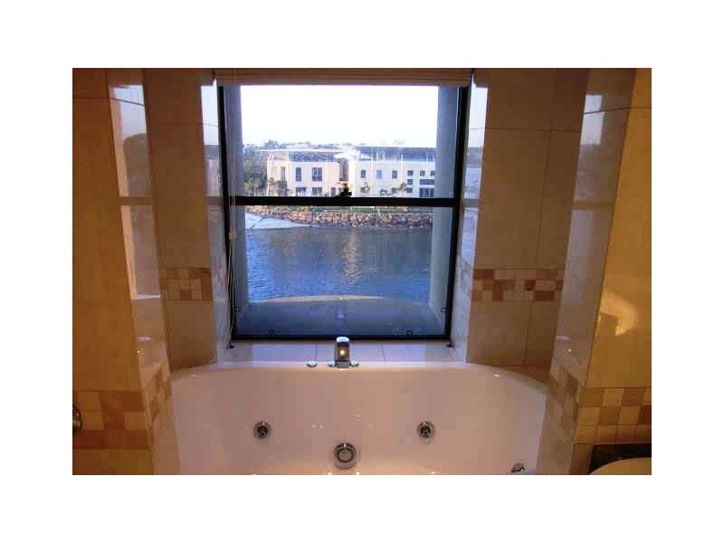 11/36 Oatland Esplanade, Runaway Bay QLD 4216