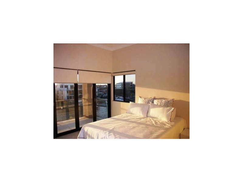 11/36 Oatland Esplanade, Runaway Bay QLD 4216