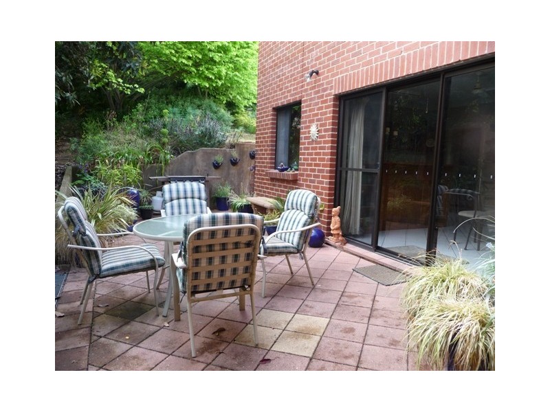 10 Elborough Ave, Uraidla SA 5142