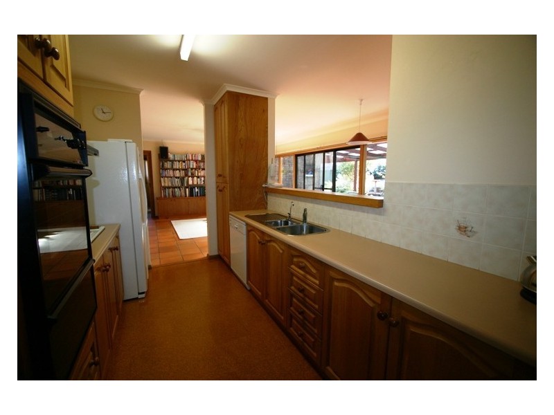 88 Sheoak Road, Crafers West SA 5152