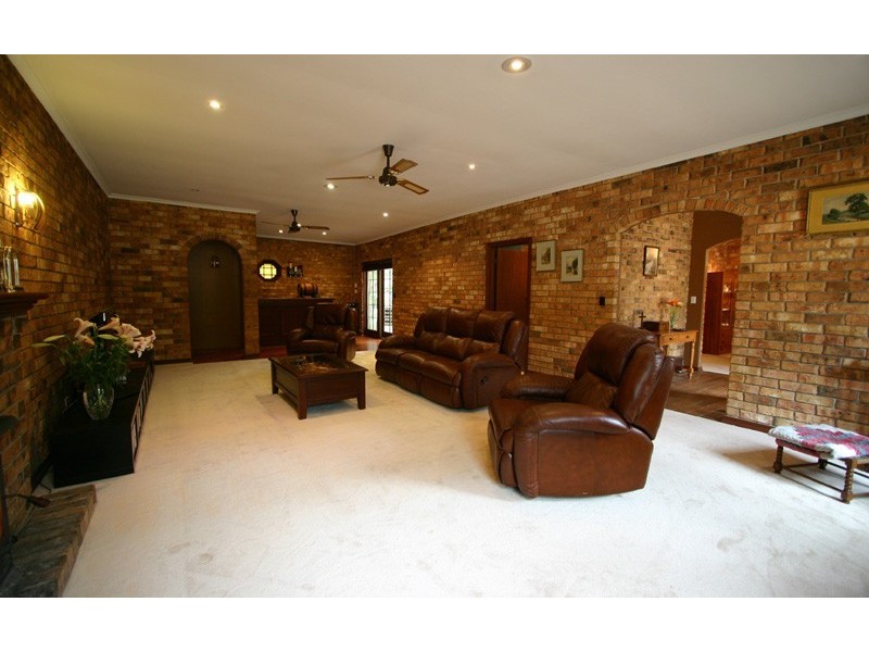 70 Emmett Road, Crafers West SA 5152