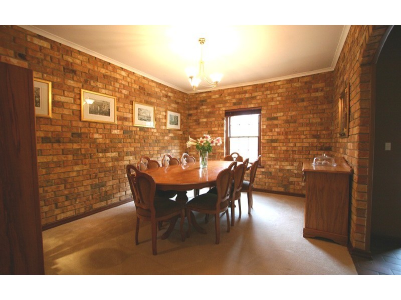 70 Emmett Road, Crafers West SA 5152