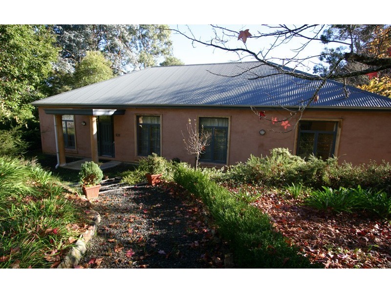 27 Paratoo Road, Stirling SA 5152
