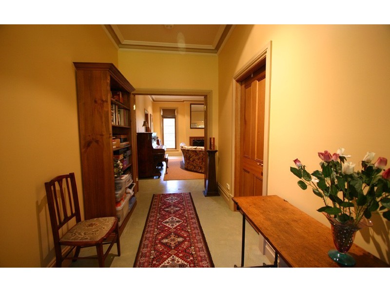 27 Paratoo Road, Stirling SA 5152