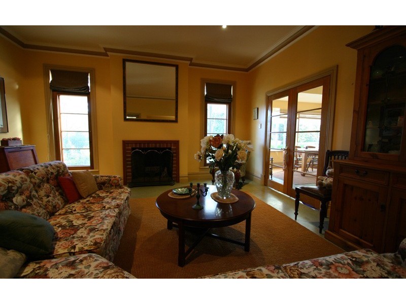 27 Paratoo Road, Stirling SA 5152