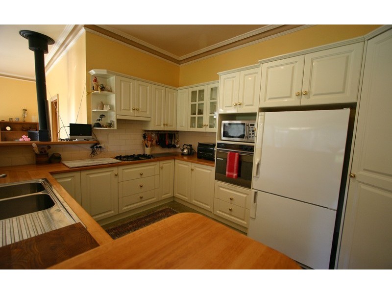 27 Paratoo Road, Stirling SA 5152