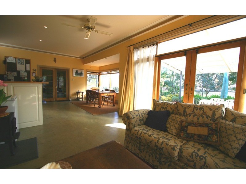 27 Paratoo Road, Stirling SA 5152